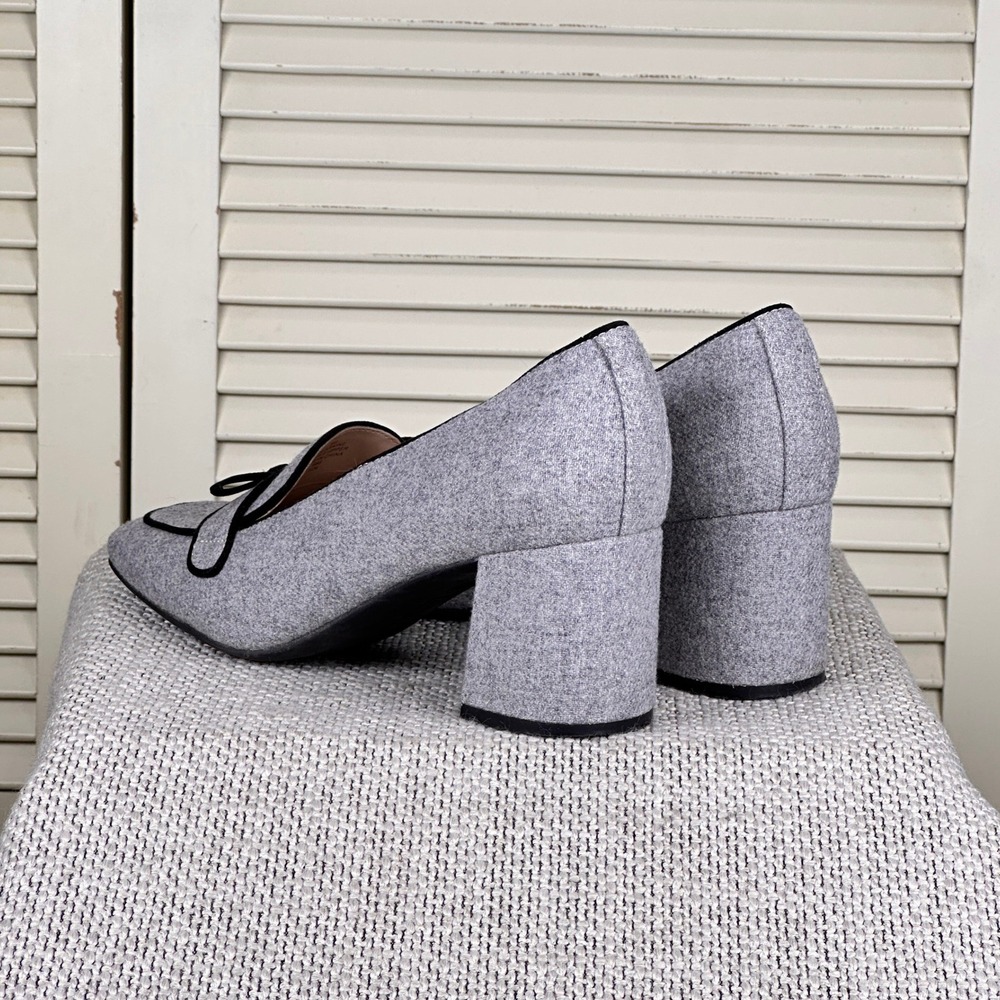Bandolino Larkin Modern Gray Square Toe Loafer Heels Black Bow Trim Size 9 M - Picture 4 of 9